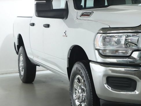 Used 2024 RAM 3500 Tradesman w/ Chrome Appearance Group AWD/4WD image 8