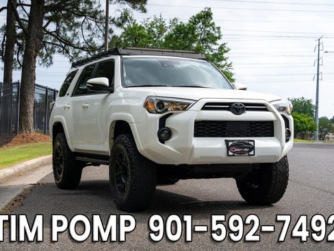 Used 2021 Toyota 4Runner SR5 Premium w/ Moonroof Package AWD/4WD image 3