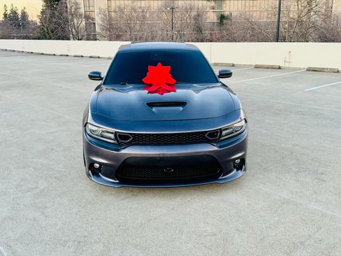 Used 2019 Dodge Charger Scat Pack w/ Daytona Edition image 4