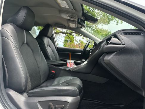 Used 2020 Toyota Camry XSE FWD image 20