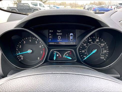 Used 2018 Ford Escape SE w/ SE Sport Appearance Package image 12