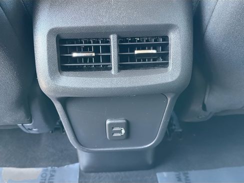 Used 2020 Chevrolet Equinox LS w/ LS Convenience Package image 19