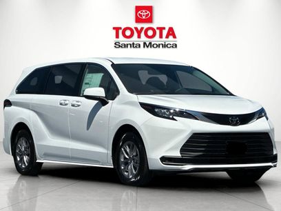 New 2026 Toyota Sienna LE