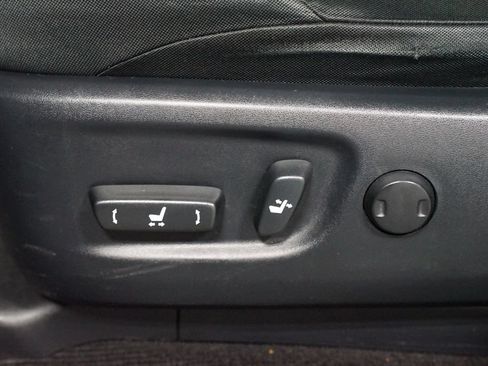 Certified 2017 Toyota 4Runner SR5 AWD/4WD image 32