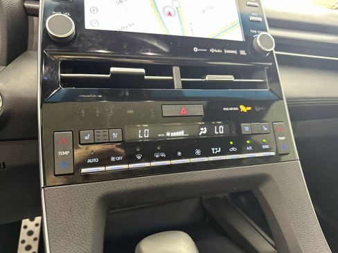 Used 2019 Toyota Avalon Touring image 23