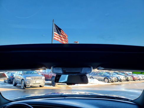 Used 2022 Dodge Charger SXT w/ Blacktop Package image 10