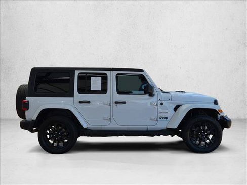 Used 2023 Jeep Wrangler Unlimited Sahara w/ Cold Weather Group AWD/4WD image 4