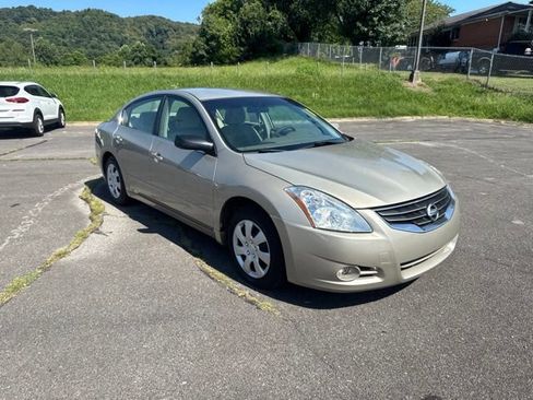 Used 2010 Nissan Altima 2.5 S FWD image 2