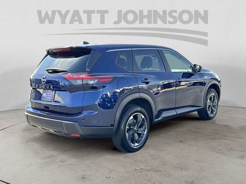 Used 2025 Nissan Rogue SV FWD image 5