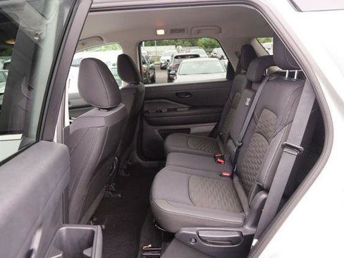 Used 2025 Nissan Pathfinder SV AWD/4WD image 10