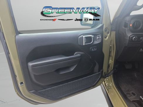 Used 2025 Jeep Gladiator Mojave w/ Safety Group AWD/4WD image 11