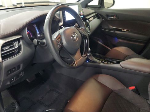 Used 2019 Toyota C-HR Limited image 18