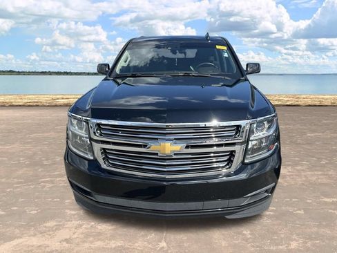Used 2017 Chevrolet Suburban LT RWD image 2