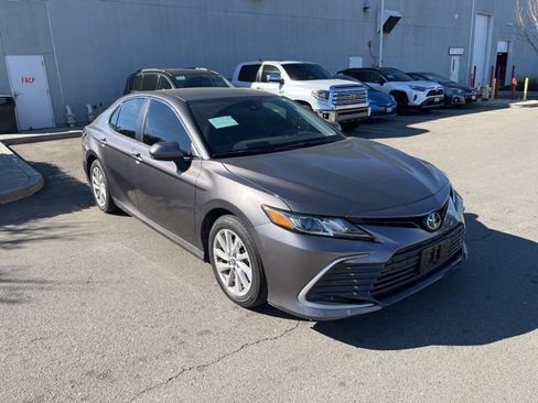 Used 2024 Toyota Camry LE image 3