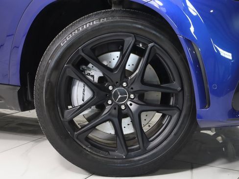 Used 2022 Mercedes-Benz GLE 53 AMG 4MATIC w/ 3rd Row Seat Package image 18