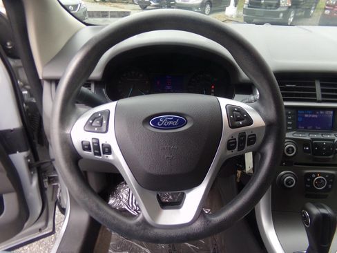 Used 2013 Ford Edge SE image 23