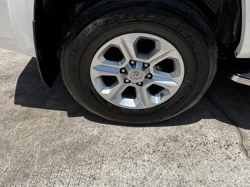 Used 2018 Toyota 4Runner SR5 RWD image 27