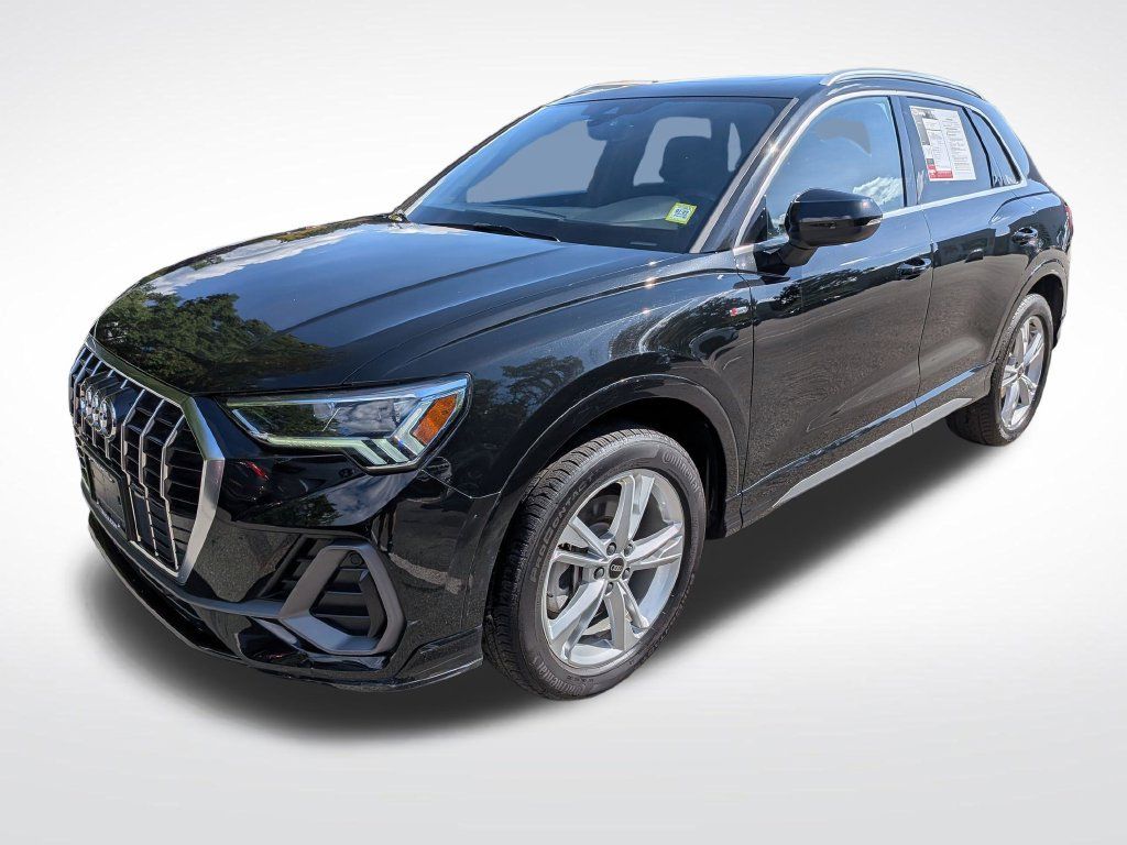 Used 2023 Audi Q3 2.0T Premium Plus w/ Premium Plus Package AWD/4WD image 8