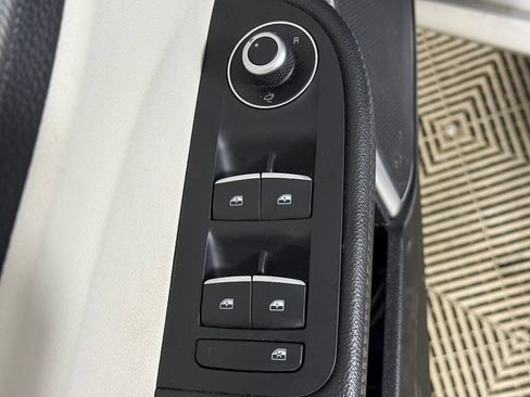 Used 2018 Alfa Romeo Giulia AWD image 35