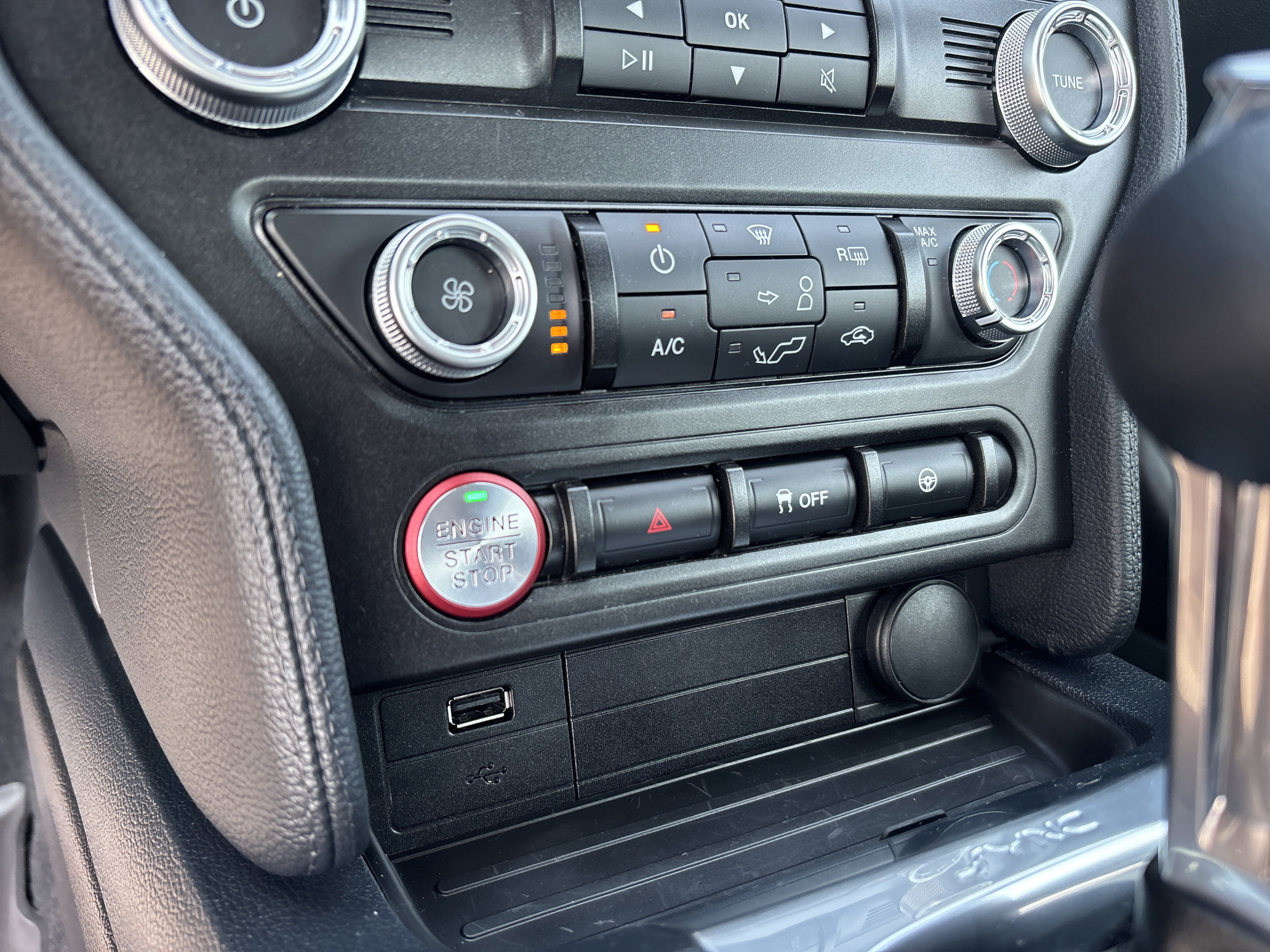 Used 2021 Ford Mustang GT w/ Black Accent Package RWD image 16