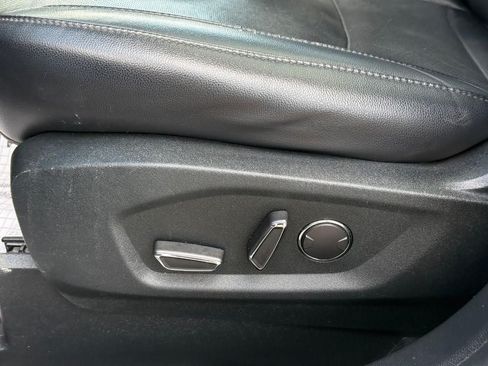 Used 2019 Ford Edge Titanium w/ Equipment Group 301A FWD image 19