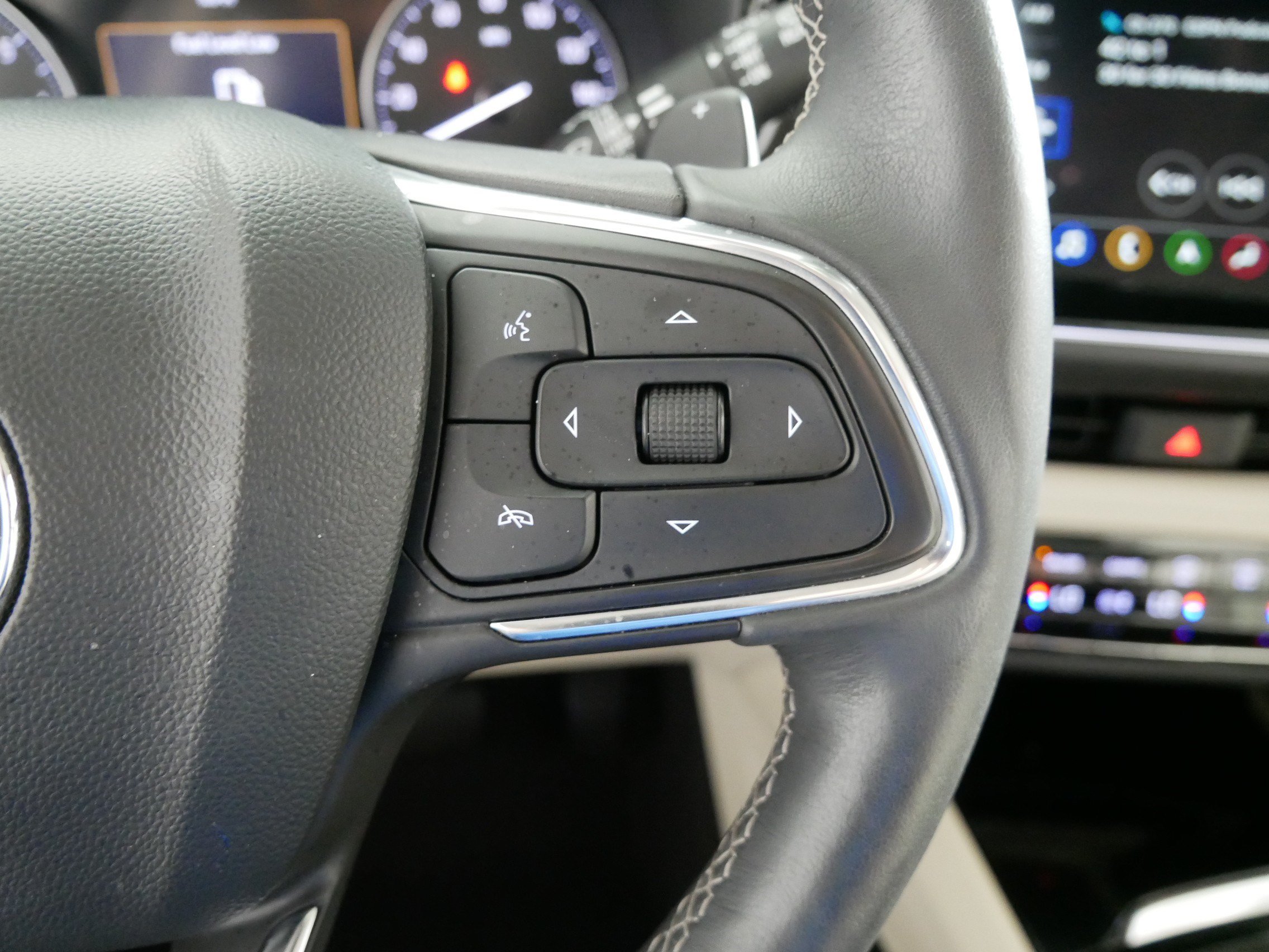 Used 2023 Buick Envision Avenir AWD/4WD image 28