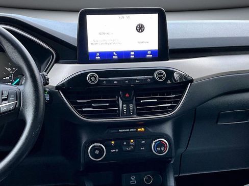 Used 2021 Ford Escape SE image 9