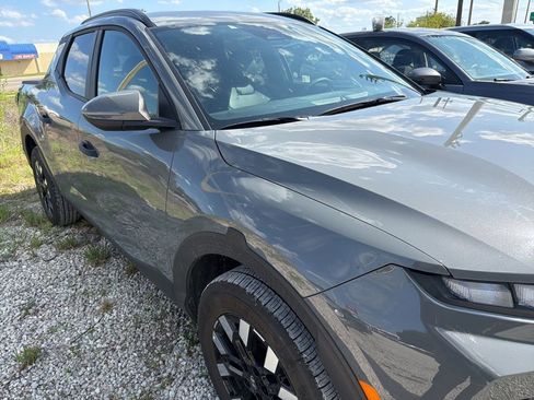 Used 2025 Hyundai Santa Cruz SEL FWD image 8