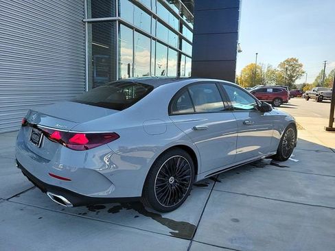 New 2025 Mercedes-Benz E 350 4MATIC Sedan image 3