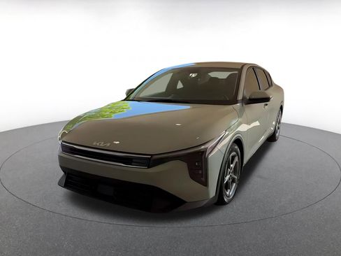 Used 2025 Kia K4 LXS FWD image 4