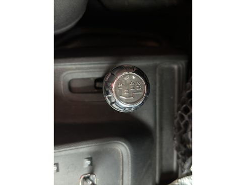 Used 2016 Jeep Wrangler Unlimited Sahara w/ Connectivity Group AWD/4WD image 23