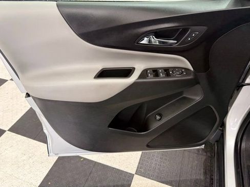 Used 2021 Chevrolet Equinox LT image 14