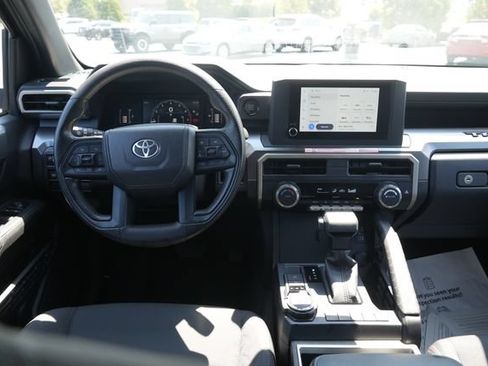 Used 2024 Toyota Tacoma SR5 AWD/4WD image 17