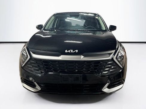 Used 2023 Kia Sportage LX image 2