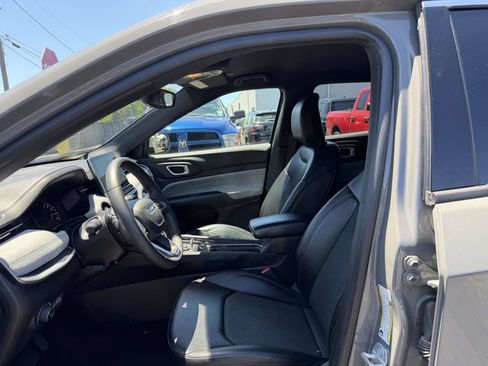 Certified 2024 Jeep Compass Latitude AWD/4WD image 19