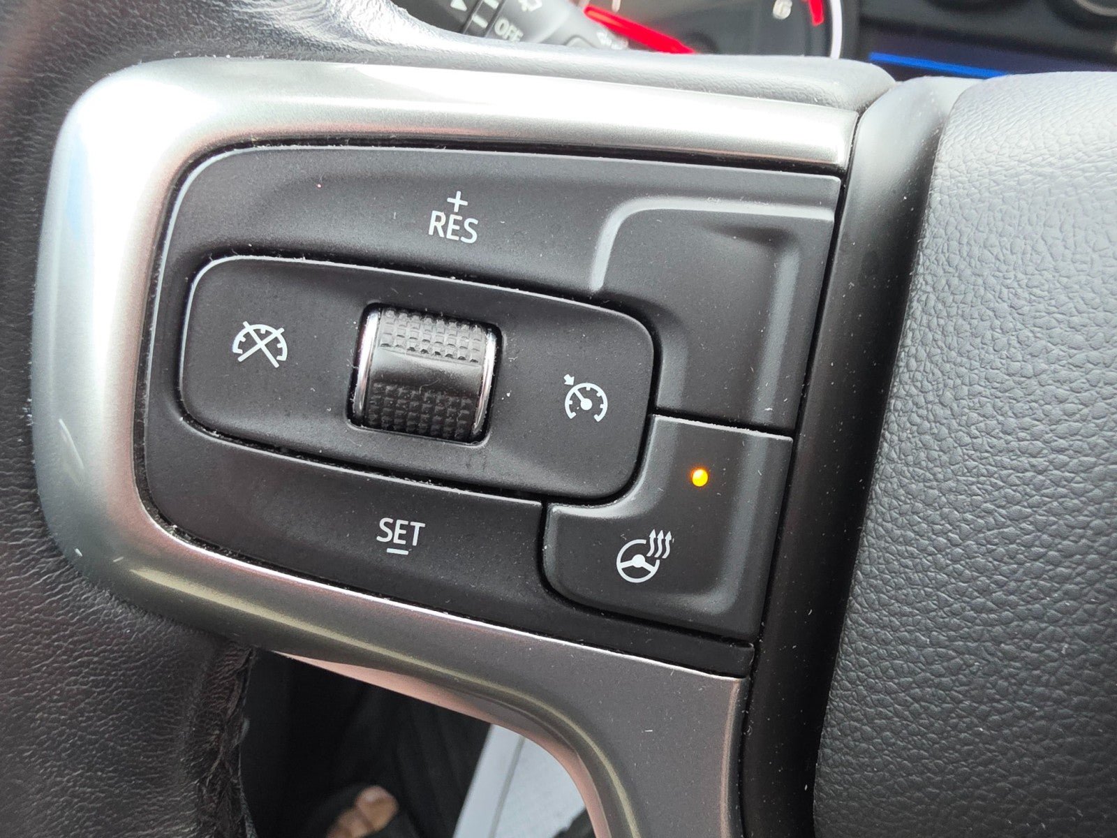 Used 2020 Chevrolet Silverado 1500 RST AWD/4WD image 40