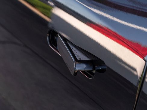 Used 2021 Jaguar F-TYPE Convertible image 17