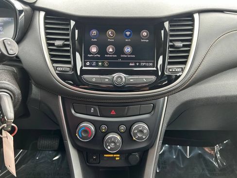 Used 2020 Chevrolet Trax LT FWD image 25