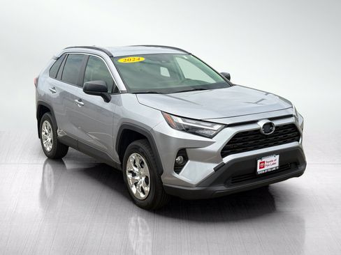 Used 2024 Toyota RAV4 LE AWD/4WD image 7