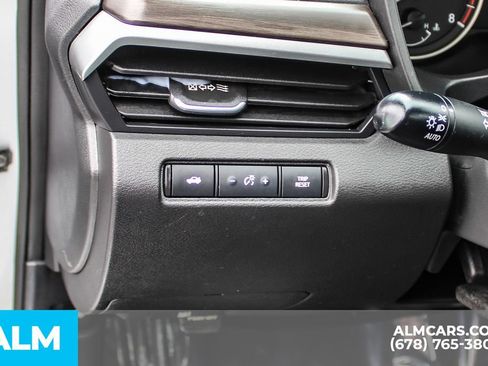 Used 2024 Nissan Altima 2.5 SV FWD image 21