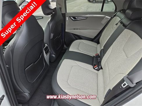 New 2025 Kia Niro Wave w/ Wave Preserve Package image 6