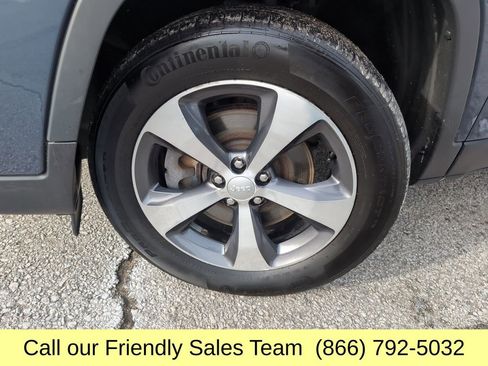 Used 2019 Jeep Cherokee Limited image 27