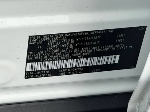 Used 2025 Toyota RAV4 XLE AWD/4WD image 9