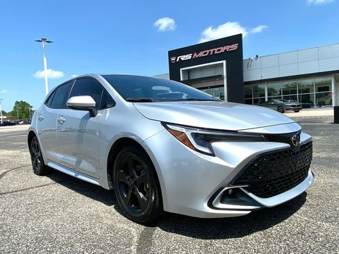 Used 2025 Toyota Corolla XSE FWD image 2