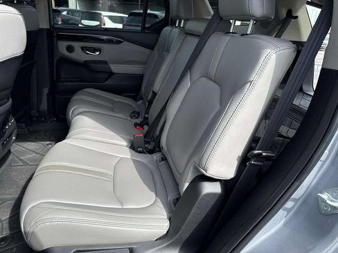 Used 2024 Honda Pilot Touring image 7