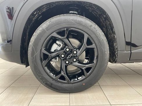 New 2026 Chevrolet Trax LT w/ Driver Confidence Package FWD image 8