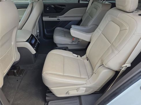 Used 2023 Lincoln Aviator Reserve w/ Elements Package Plus RWD image 18