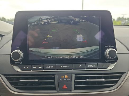 Used 2024 Nissan Altima 2.5 SV FWD image 27