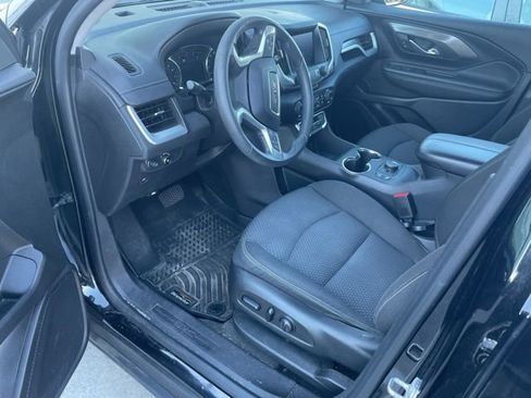 Used 2024 GMC Terrain SLE w/ Driver Convenience Package image 9