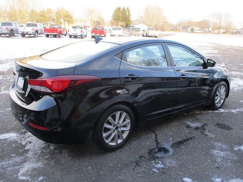 Used 2015 Hyundai Elantra SE w/ Option Group 03 image 9